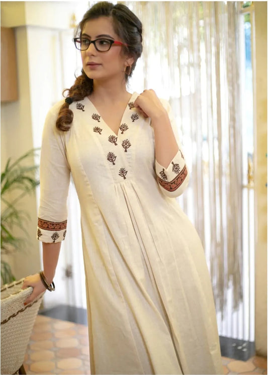 Off White Classy Cotton Embroidered Kurta & Pant Set.