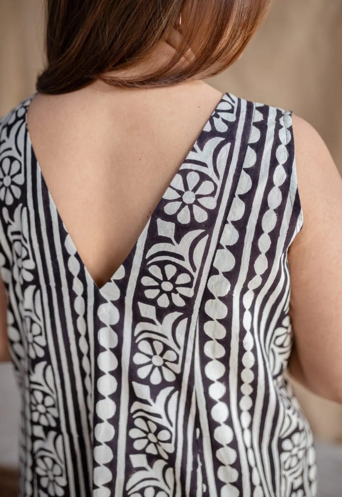 Cotton Printed Sleeveless Kurta & Pant Set .